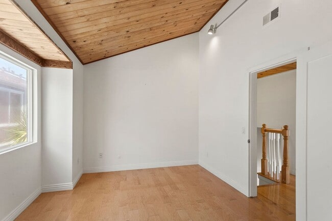 Building Photo - End-Unit Townhouse in Prime Newport Beach ...