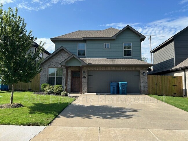 Primary Photo - 3205 SW Hillstone Ave