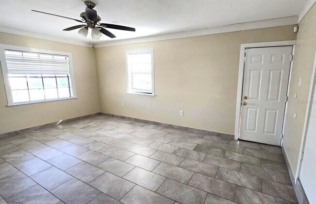 Building Photo - 5160 Glasgow Ave