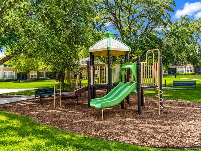 Building Photo - Upscale & renovated 3Bedrooms / 2Baths condo-unit in MetroWest community!