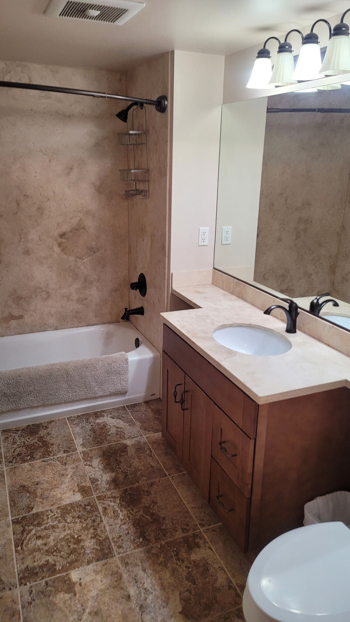 Full bathroom with tub surround - 4116 California Ave SW
