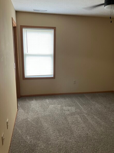 Building Photo - 1046 Laurel Tree Ct