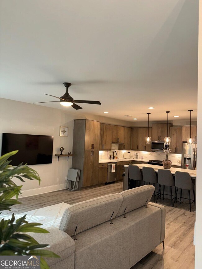 Building Photo - 1971 Drew Dr