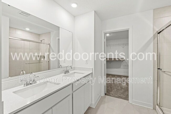 Building Photo - 2224 Boxwood Dr