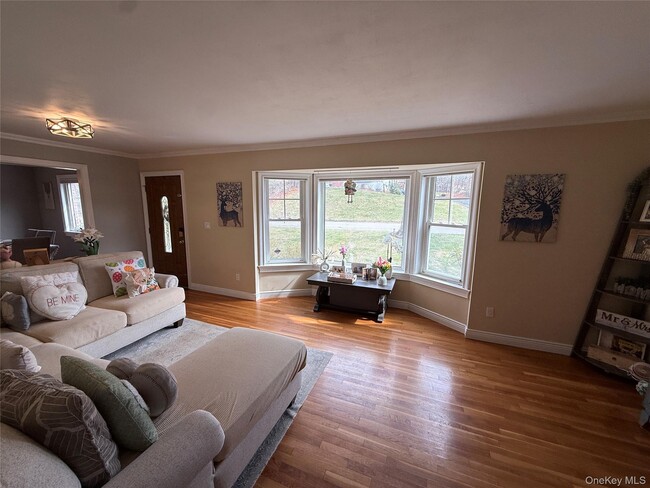 Building Photo - 16 Minkel Rd