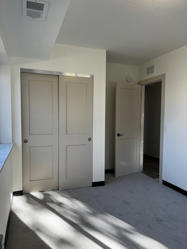 Building Photo - 480 8th St