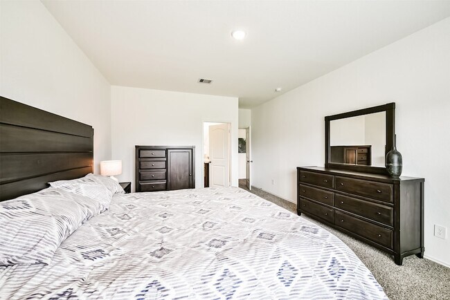 Building Photo - 21223 Riverdew Dr