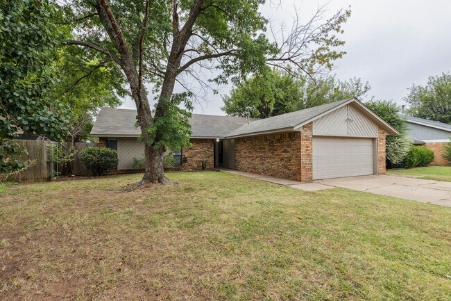Primary Photo - Welcome to this charming 3-bedroom, 2-bath...