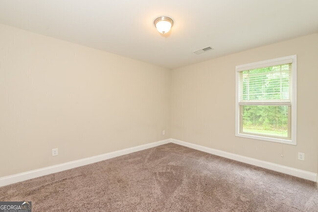 Building Photo - 592 Joneus Dr