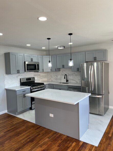 Building Photo - 924 Stuyvesant Ave