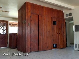 Building Photo - 1020 E Silver St