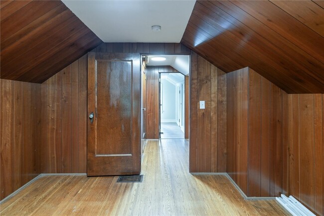Building Photo - 425 Highland Ave