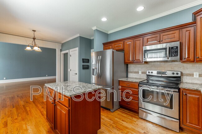 Building Photo - 8802 Mckenzie Farm Dr