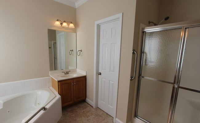 Building Photo - 20 Mountainside Cir