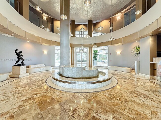 Building Photo - 808 Brickell Key Dr