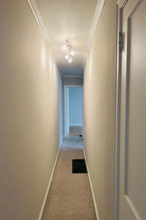 Building Photo - 781 Courtenay Dr NE