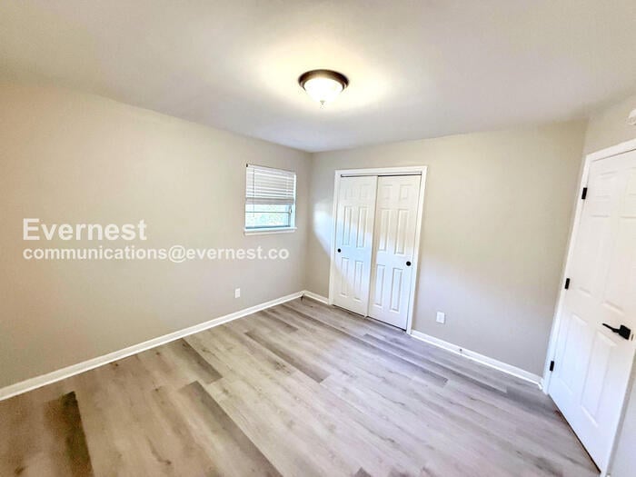 Building Photo - 7423 2nd Ave S