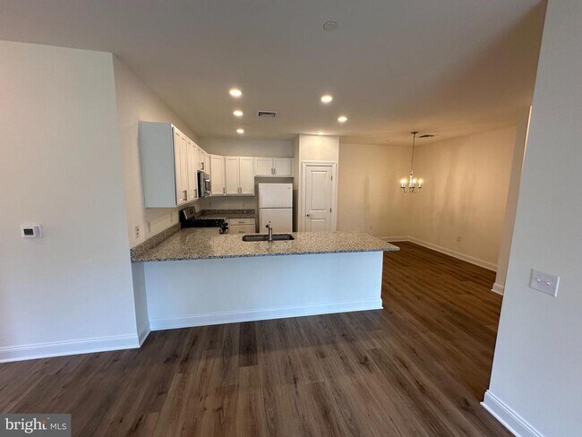 Building Photo - 612 Harvin Wy