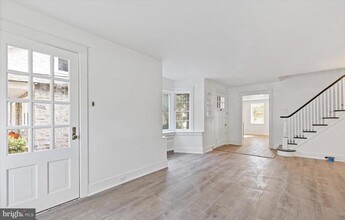 Building Photo - 514 E Lancaster Ave