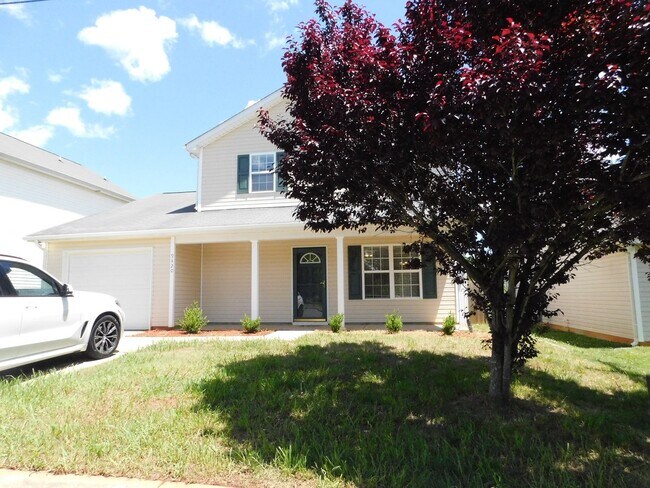 Building Photo - great 3 bed 2.5 bath master down
