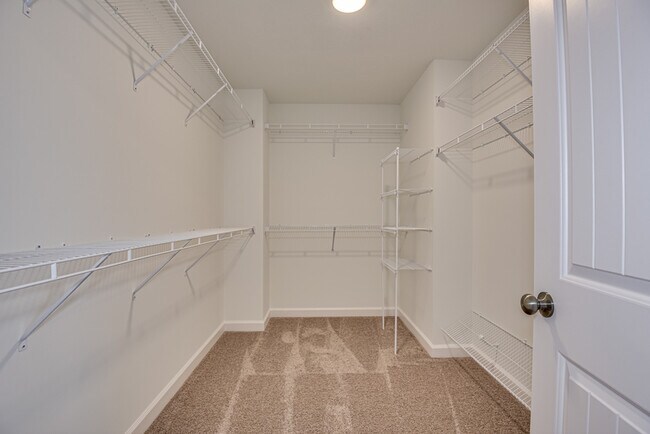 Building Photo - 926 Holbrook Dr