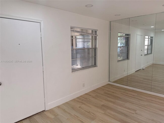 Building Photo - 100 SW 132nd Way