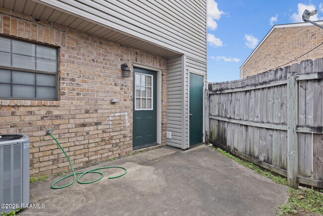 Building Photo - 100 Winchester Dr