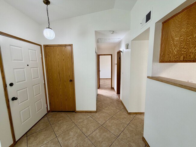 Building Photo - Single family home in Henderson