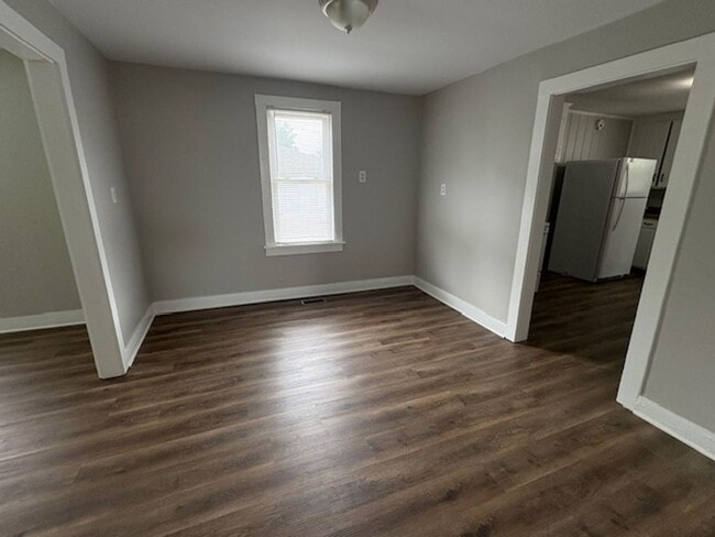 Building Photo - Murfreesboro 1250 SF, 3BR/1.5BA near downtown Murfreesboro