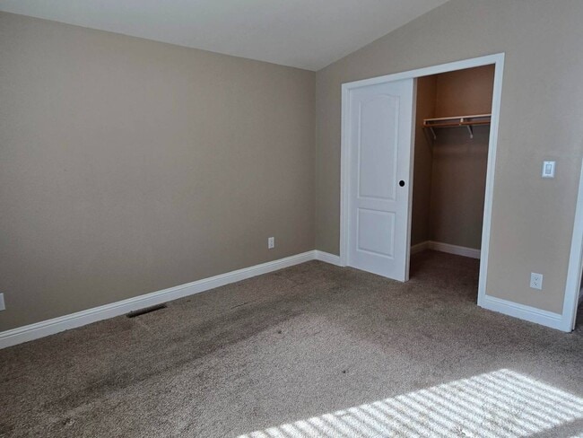Building Photo - 4823 Pecan Dr