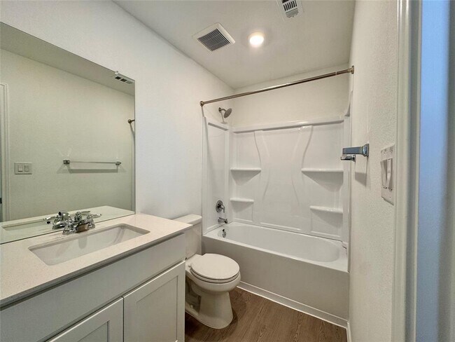 Building Photo - 554 Sormonne Lp