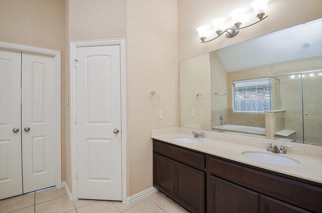 Building Photo - 17902 Logans Pine Dr