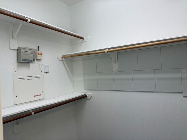 Building Photo - 15226 Olmstead Park Dr