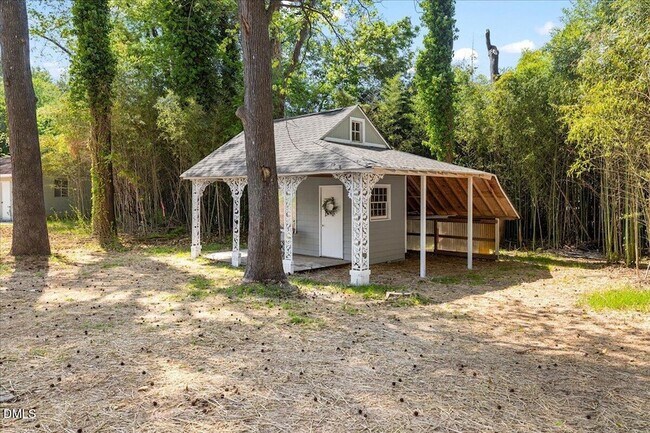 Building Photo - 106 Circle Dr