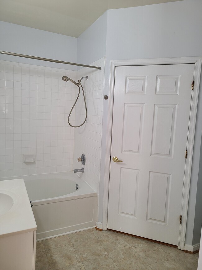 Building Photo - 4550 Strutfield Ln