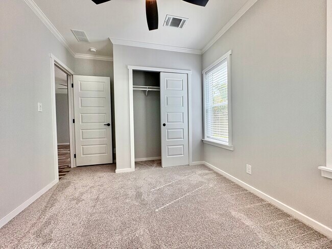 Building Photo - 5715 Camelford Dr