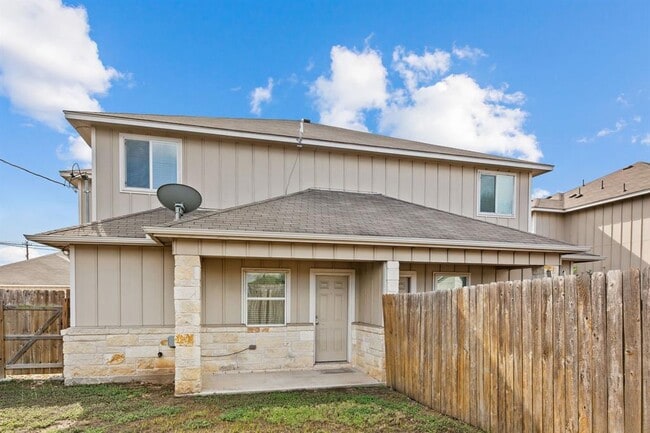 Building Photo - 412 Carl Shipp Dr