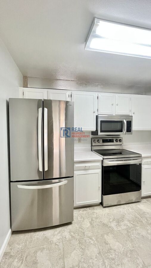 Building Photo - 6951 W 87th Way