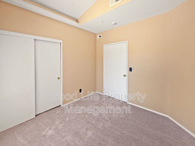Building Photo - 2510 Jamacha Rd