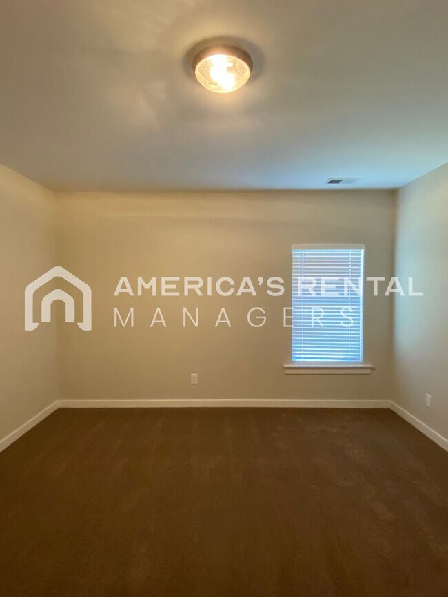 Building Photo - Home for Rent in Brookwood ... Available to View Now!!!