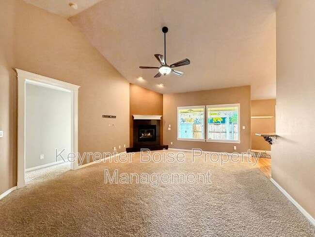 Building Photo - 1285 E Prohaska St