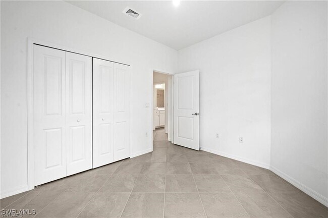 Building Photo - 2616 Vine Ave