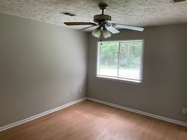 Building Photo - 8228 Englewood Trail