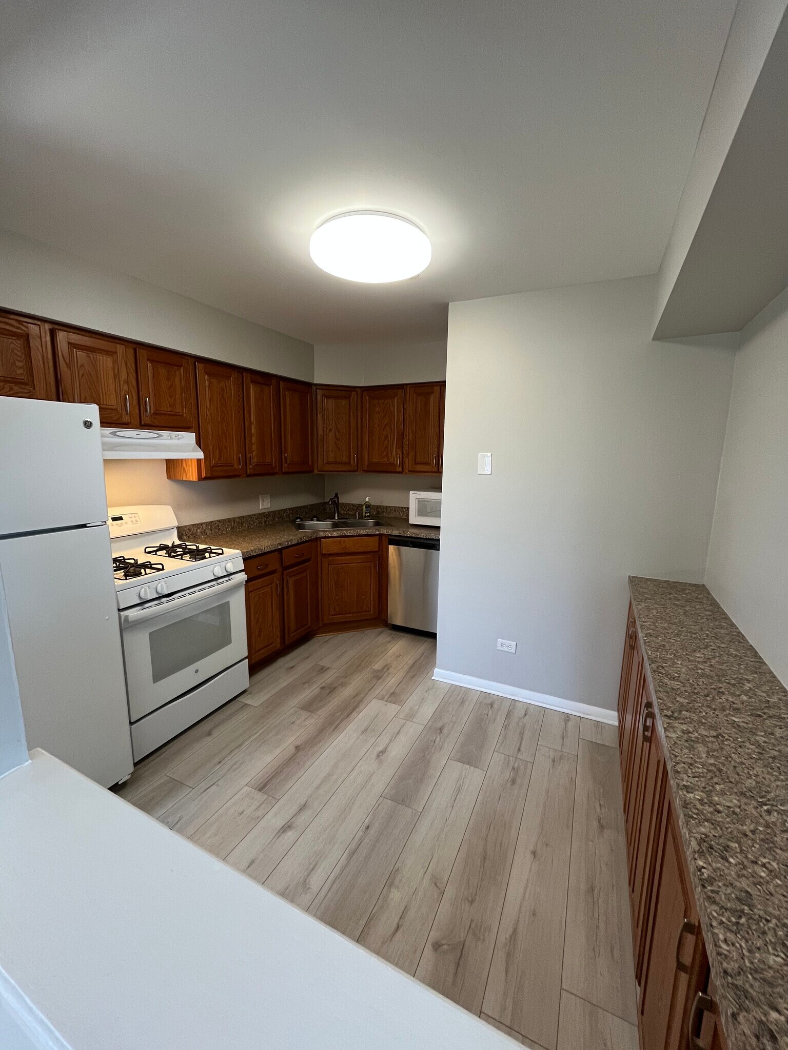 Building Photo - 5 Parkside Ct