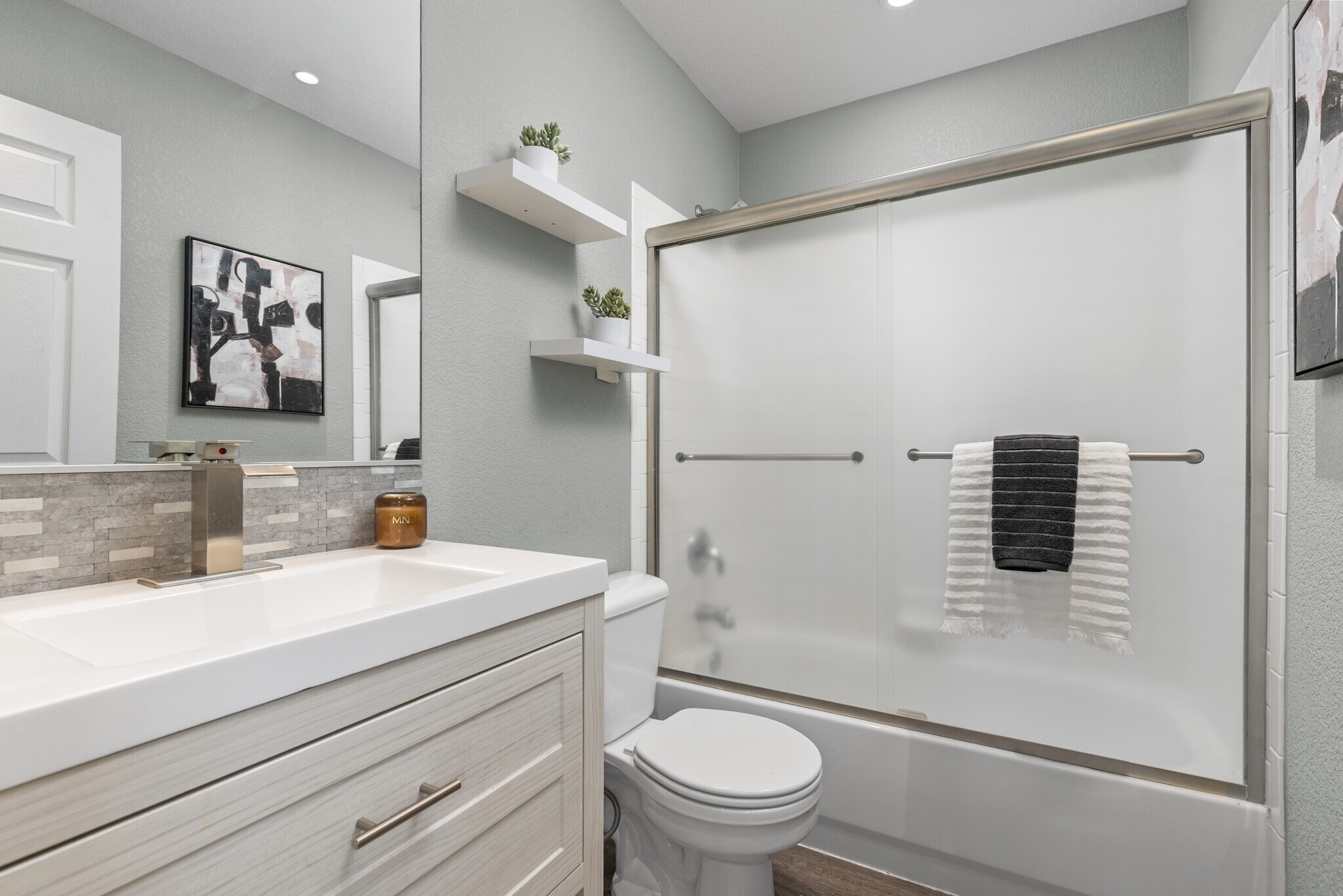 Home Now Empty - Staged Photos - 17072 E Wyoming Dr