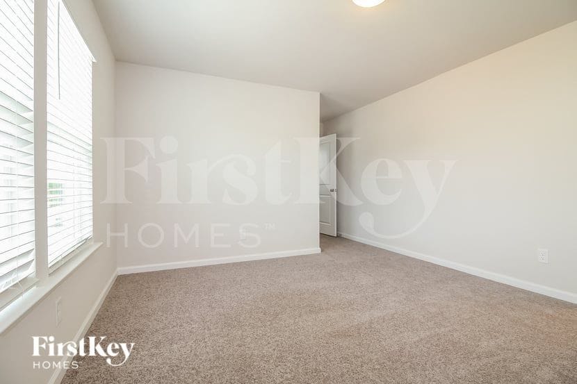 Building Photo - 302 Ashborne Ln
