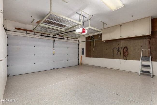 Building Photo - 4 Bedroom 2 Bathroom Scottsdale Ranch Home