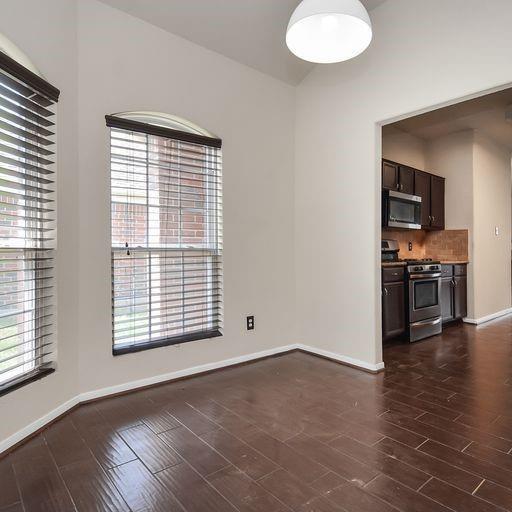Building Photo - 2723 Oak Ridge Park Dr