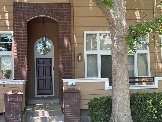Primary Photo - 538 Mill River Ln