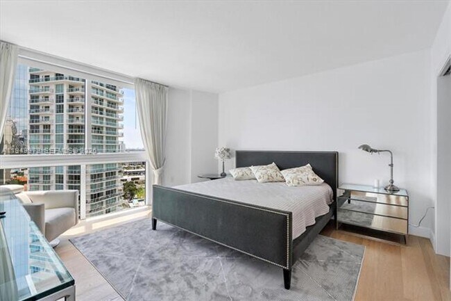 Building Photo - 200 Sunny Isles Blvd